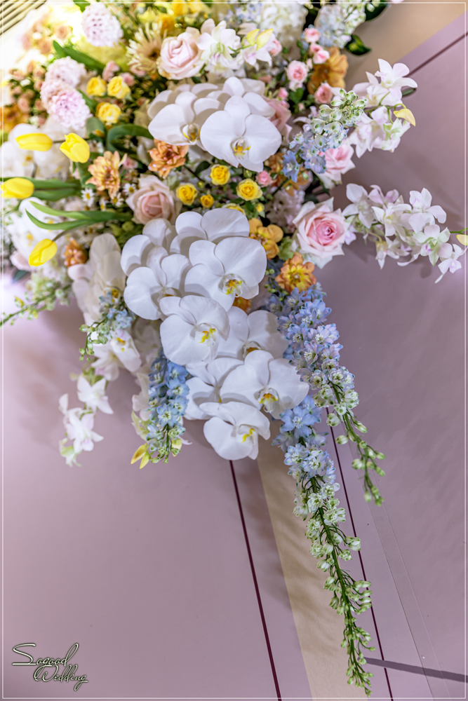 桃園中壢婚禮佈置,花田盛事凡爾賽廳婚禮佈置,美式婚禮,浪漫花園風婚禮,愛情故事婚禮,手繪風婚禮,主題婚禮客製設計,Sogood Wedding