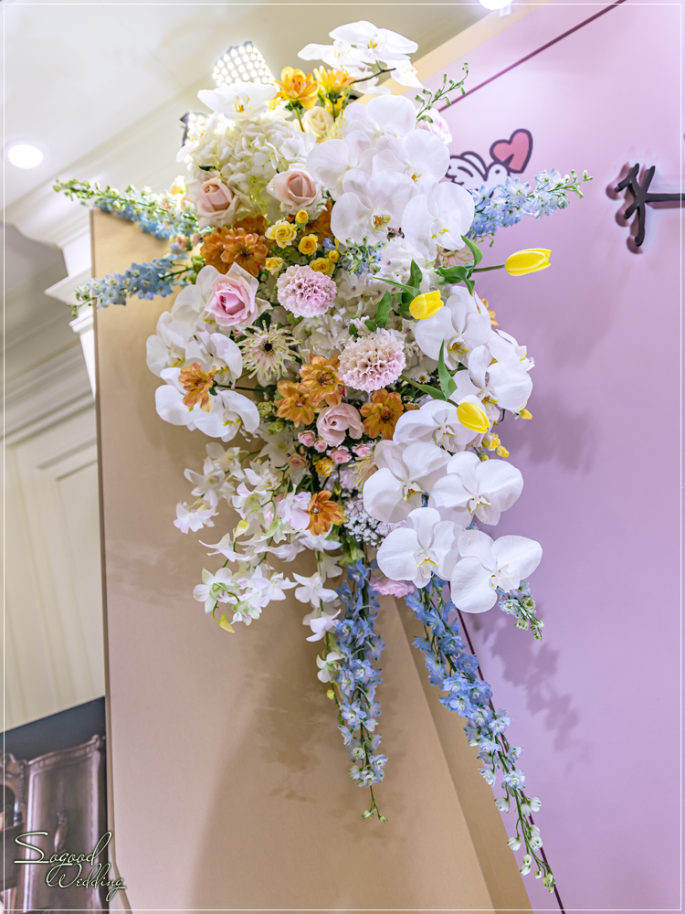 桃園中壢婚禮佈置,花田盛事凡爾賽廳婚禮佈置,美式婚禮,浪漫花園風婚禮,愛情故事婚禮,手繪風婚禮,主題婚禮客製設計,Sogood Wedding