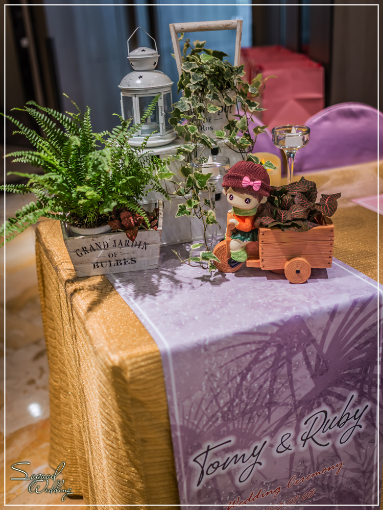 桃園中壢婚禮佈置,尊爵國際廳婚禮佈置,梵谷向日葵婚禮,奇幻花園婚禮,繽紛花店婚禮,熱帶夏夜婚禮,主題婚禮客制設計,Sogood Wedding