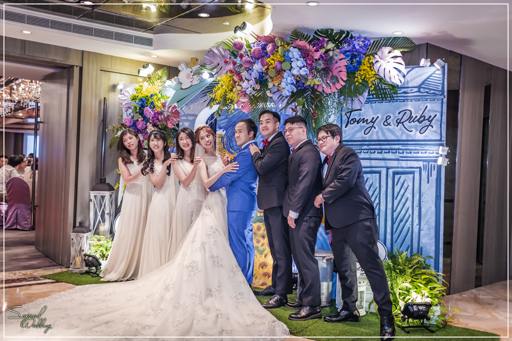 桃園中壢婚禮佈置,尊爵國際廳婚禮佈置,梵谷向日葵婚禮,奇幻花園婚禮,繽紛花店婚禮,熱帶夏夜婚禮,主題婚禮客制設計,Sogood Wedding