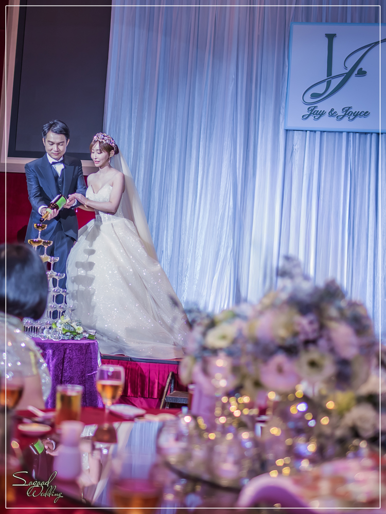 桃園中壢婚禮佈置,南科贊美酒店珍愛廳婚禮佈置,冰雪奇緣婚禮,聖誕雪景婚禮,史努比婚禮,冬季婚禮,主題婚禮客制設計,Sogood Wedding