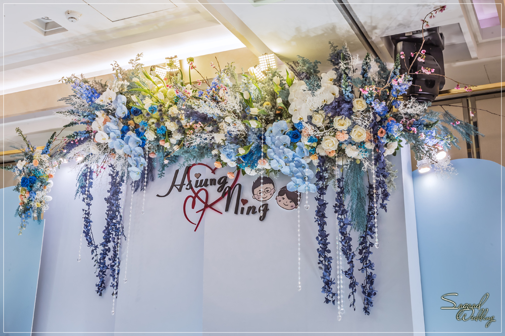 桃園中壢婚禮佈置,香江婚禮佈置,時尚浪漫風婚禮佈置,證婚拱門,相片框佈置,層次背板婚禮,主題婚禮客制設計,Sogood Wedding