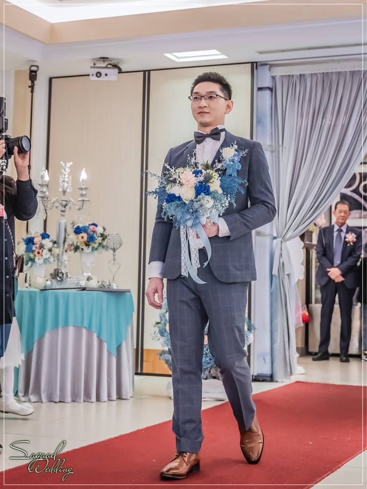 桃園中壢婚禮佈置,香江婚禮佈置,時尚浪漫風婚禮佈置,證婚拱門,相片框佈置,層次背板婚禮,主題婚禮客制設計,Sogood Wedding