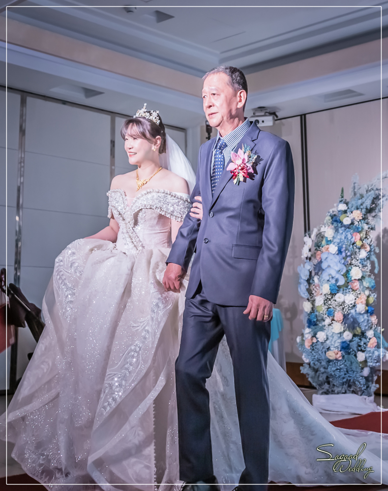 桃園中壢婚禮佈置,香江婚禮佈置,時尚浪漫風婚禮佈置,證婚拱門,相片框佈置,層次背板婚禮,主題婚禮客制設計,Sogood Wedding